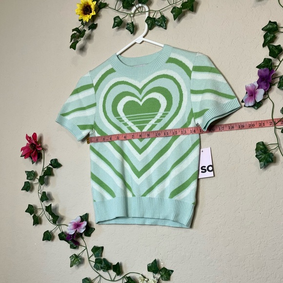 SO stretchy green heart t-shirt - Picture 6 of 6